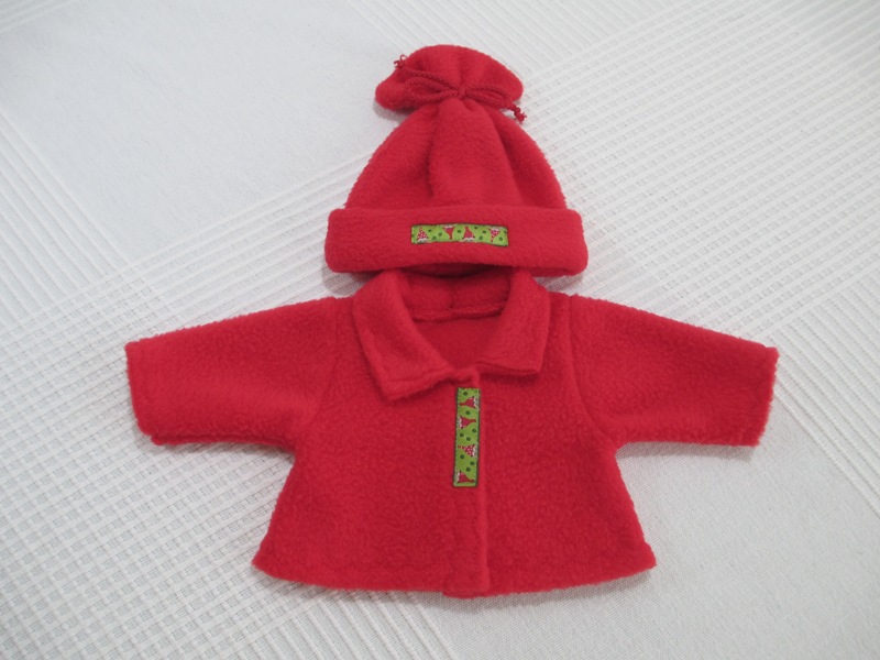 Jacke und Mütze aus Fleece in Rot
